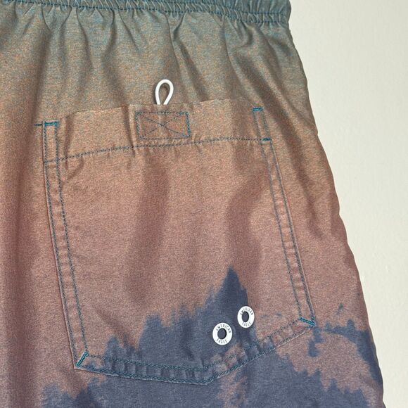 American Eagle Mens Swim Trunks Large Blue Pink Gradient Mountains Beach Resort - Picture 9 of 11